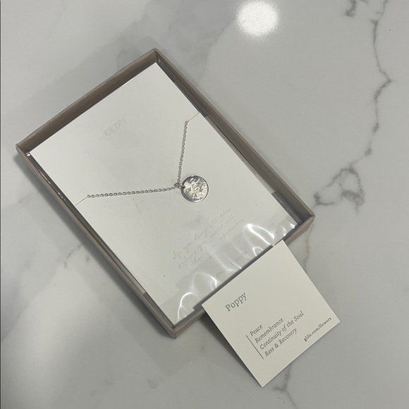 GLDN poppy Pendant Necklace - Picture 2 of 3